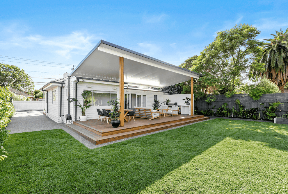 Insulated Flyover Patio Roof- 3m(L) x 3m(W)